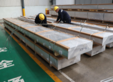 靠质量让用户满意，凭实力让客户放心 ——明泰铝业1070铝板让华灯照亮世界